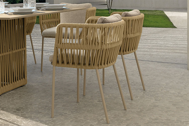 outdoor dining chairs