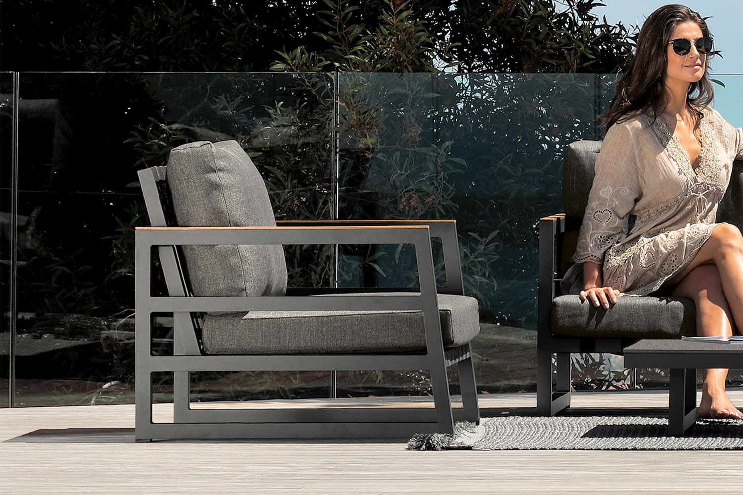 Alabama Alu Lounge Armchair