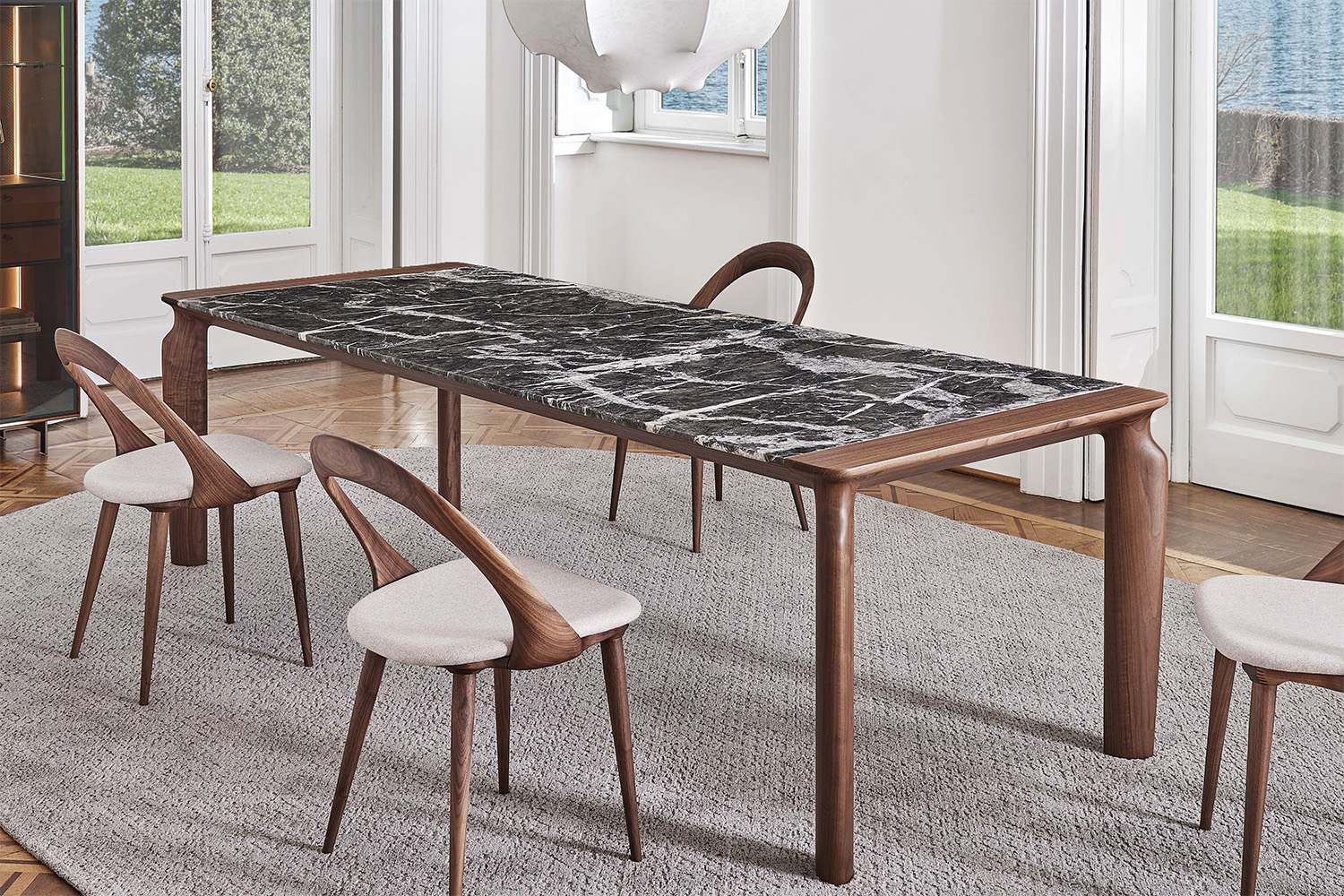 Amphora Dining Table