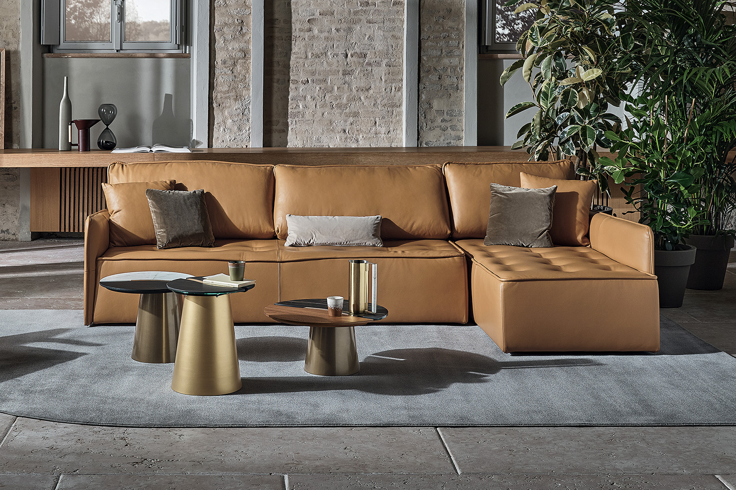 Antares Sectional Sofa with Chaise