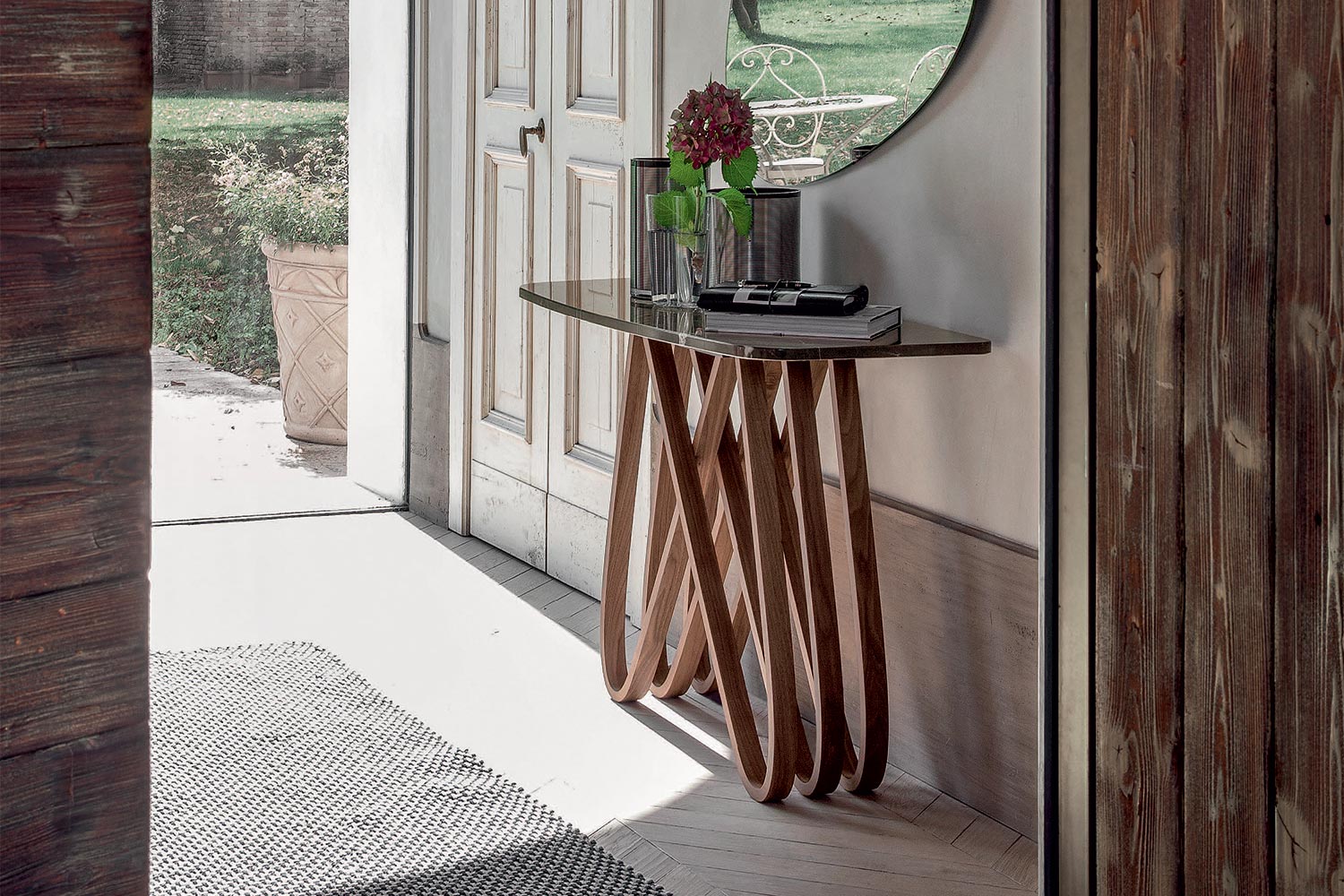 Arpa Console Table