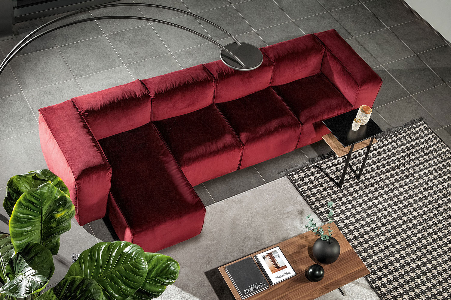 Astoria Sectional Sofa With Chaise
