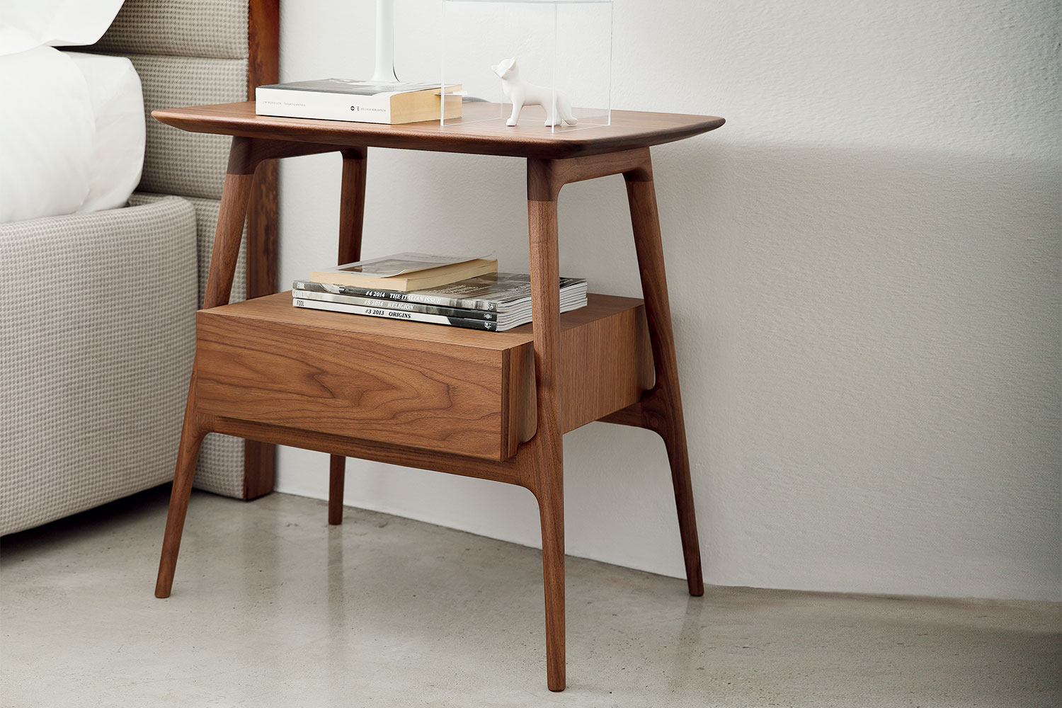 Bilot Nightstand