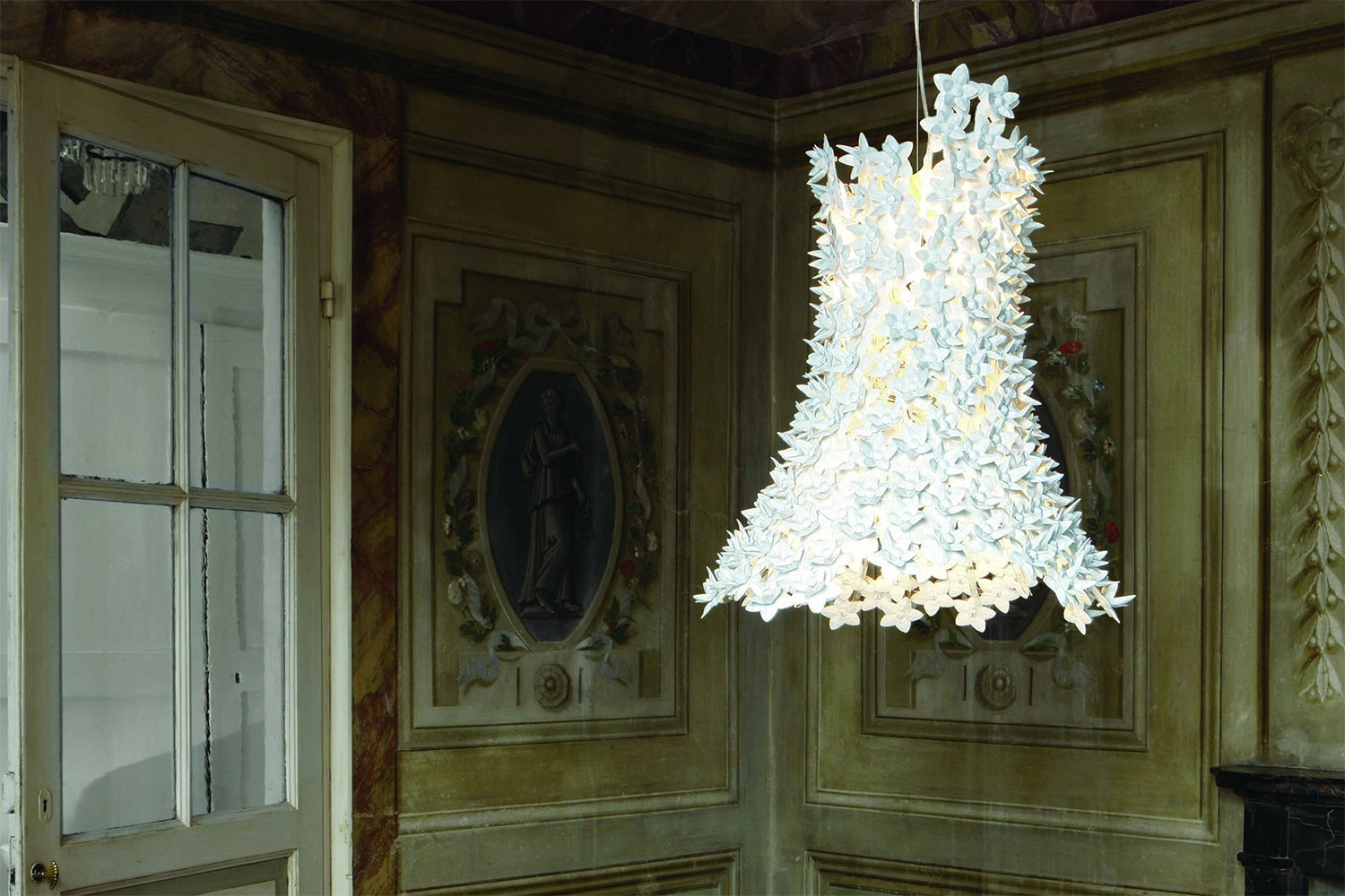 Bloom Sculpted Suspension Light