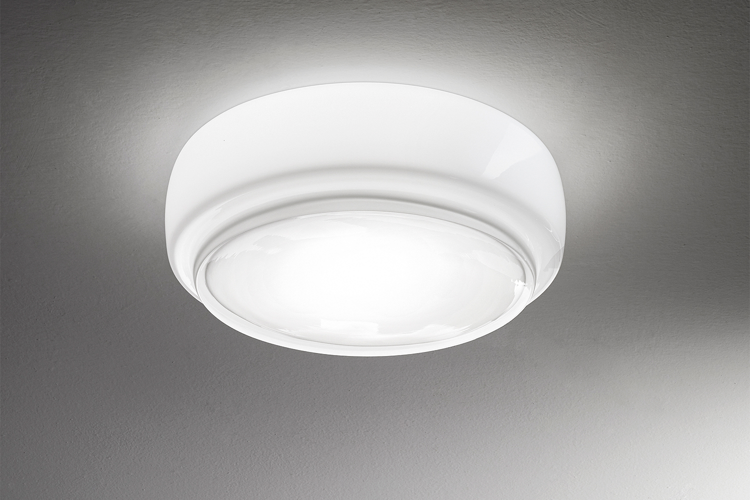 Bot Flush Mount