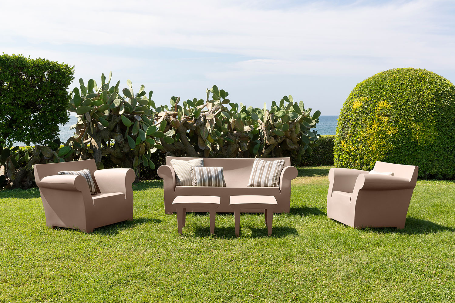 Bubble Club End Table