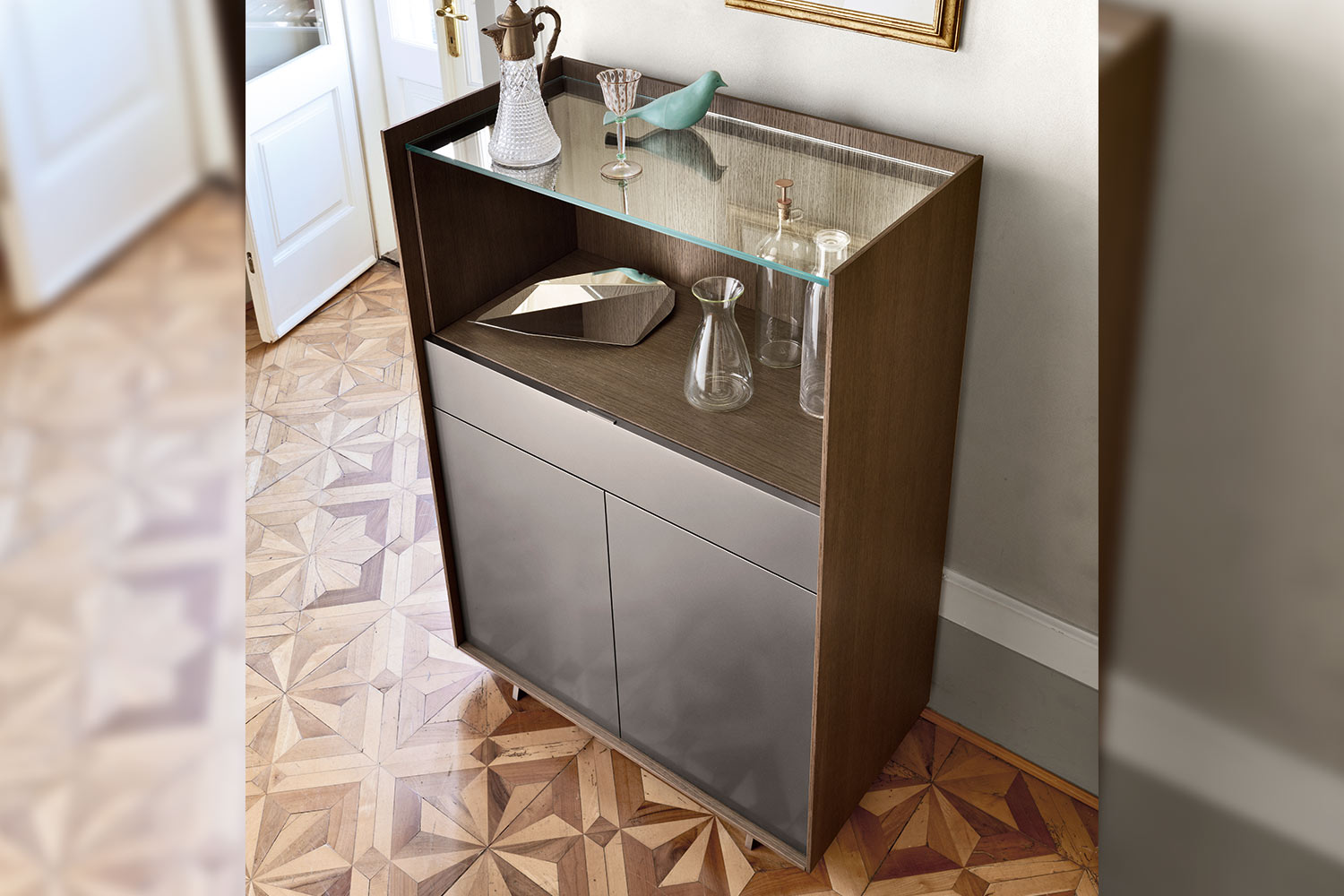 Cabaret Cupboard Comp. 27C - 32C - 38C - 43C