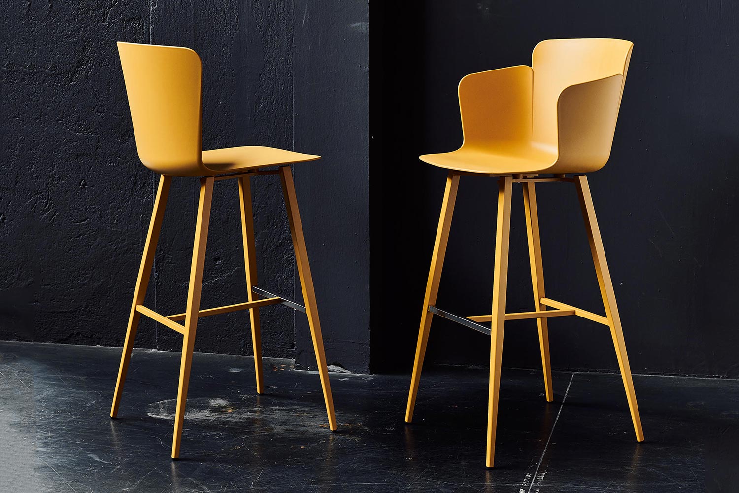 Calla Bar Stool