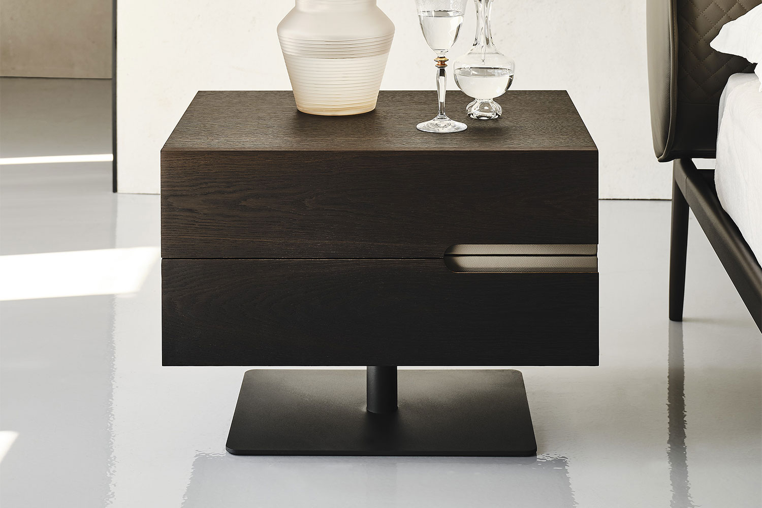Ciro Nightstand