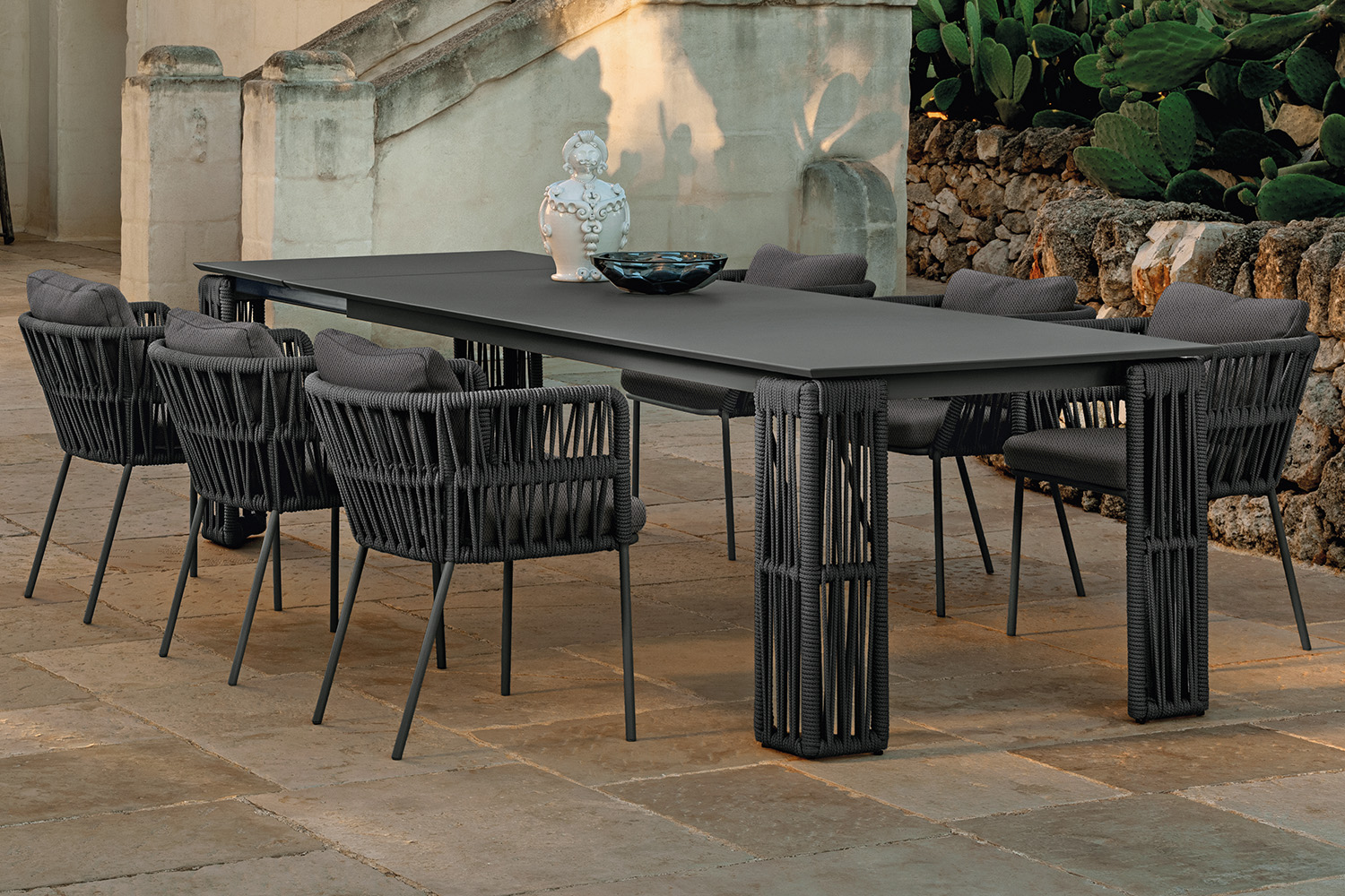 Cliff Extension Dining Table