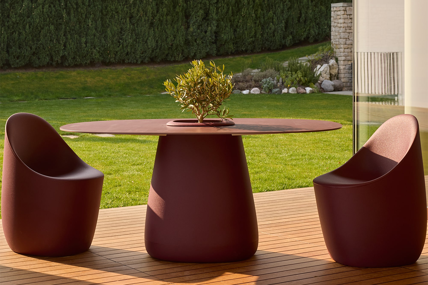 Cobble Dining Table with Planter