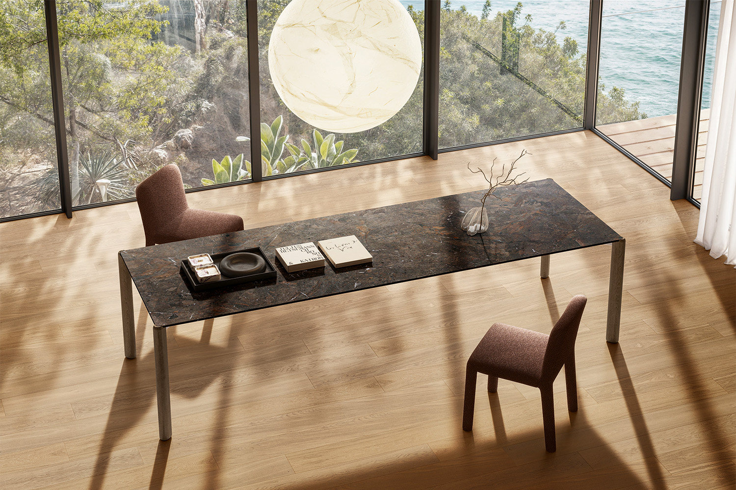 Correr Slim Dining Table