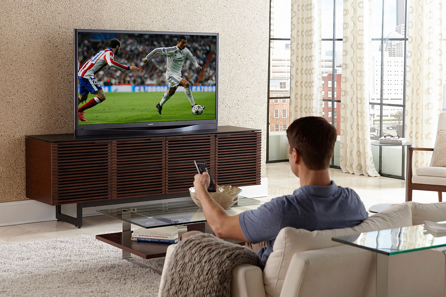 Corridor 8179 4-Door TV Stand