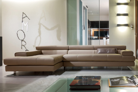 Avenue Sectional Sofa with Chaise