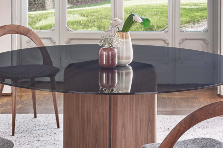 Bay Round Dining Table