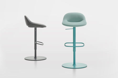 Beso Disc Bar Stool