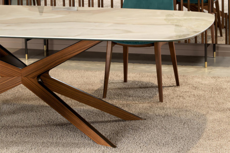 Blade Dining Table