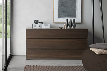 Club Dresser