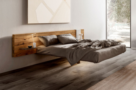 Fluttua Wide Wood Bed