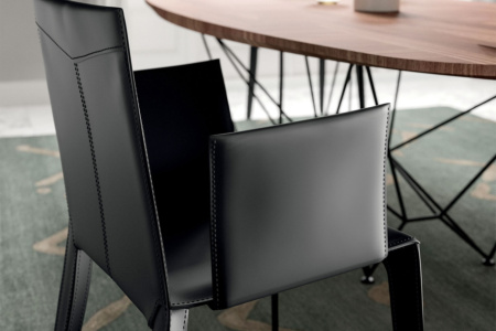 Frisbee Dining Chair