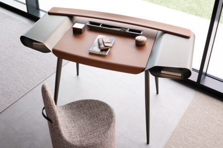Gulliver Writing Desk