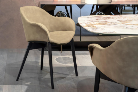 Hug Wood Dining Chair