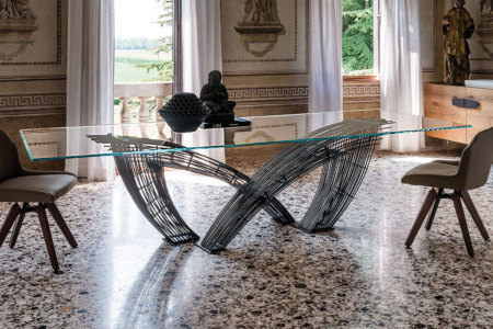 Hystrix Dining Table