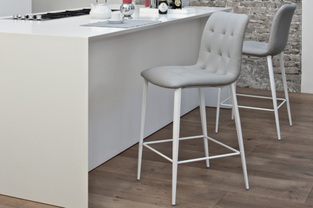 Kuga Bar Stool