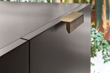 Lampo Deluxe Cupboard Comp. 24