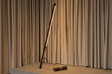 Linea D Floor Lamp