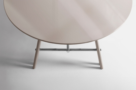 Lines Round Dining Table