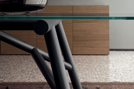 Maestro Dining Table