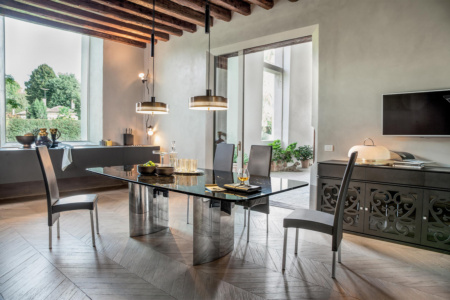 Manhattan Dining Table