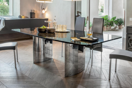 Manhattan Dining Table