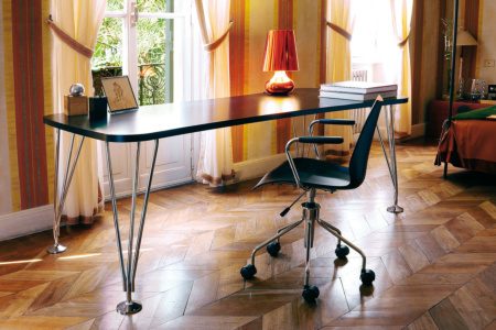 Max Dining Table 