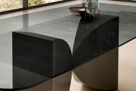 Meet Barrel Dining Table