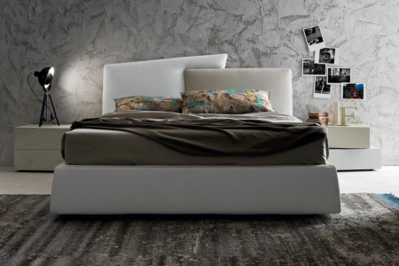 Meeting Up Bed