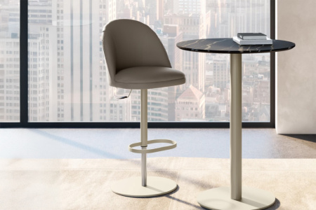 Minni Adjustable Bar Stool