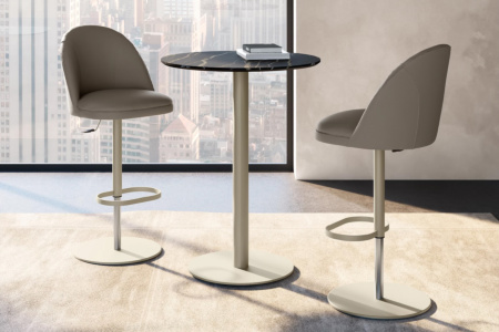 Minni Adjustable Bar Stool