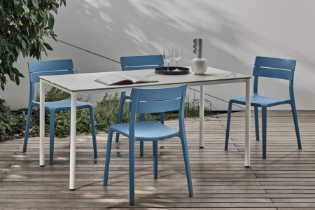 Moon Outdoor Dining Table