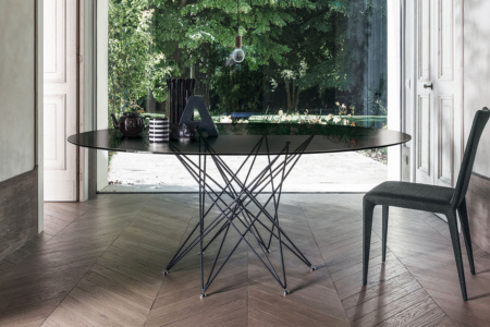 Octa Round Dining Table
