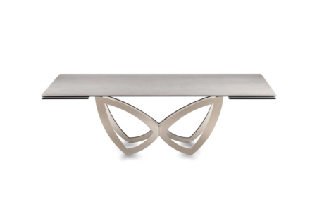 Par Par Dining Table