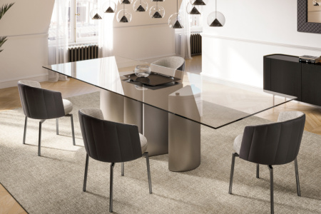 Plai Dining Table