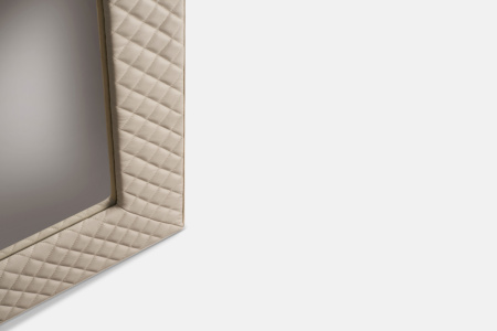 Prisma Mirror Display Model