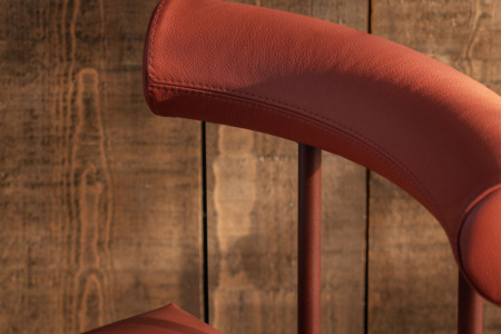 Qua-ndo Bar Stool