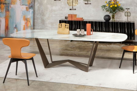 Reverse Artistic Dining Table