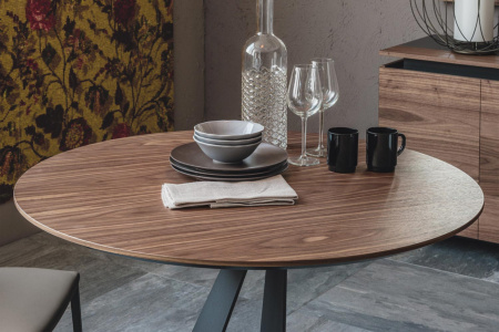 Roger Bistro Table