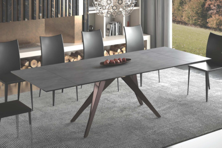 Somnia Dining Table