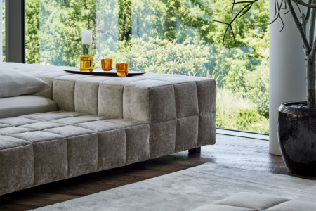 Squaring Penisola Bed