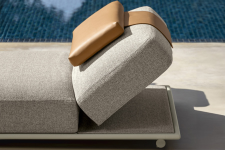 Tresse Chaise Lounge